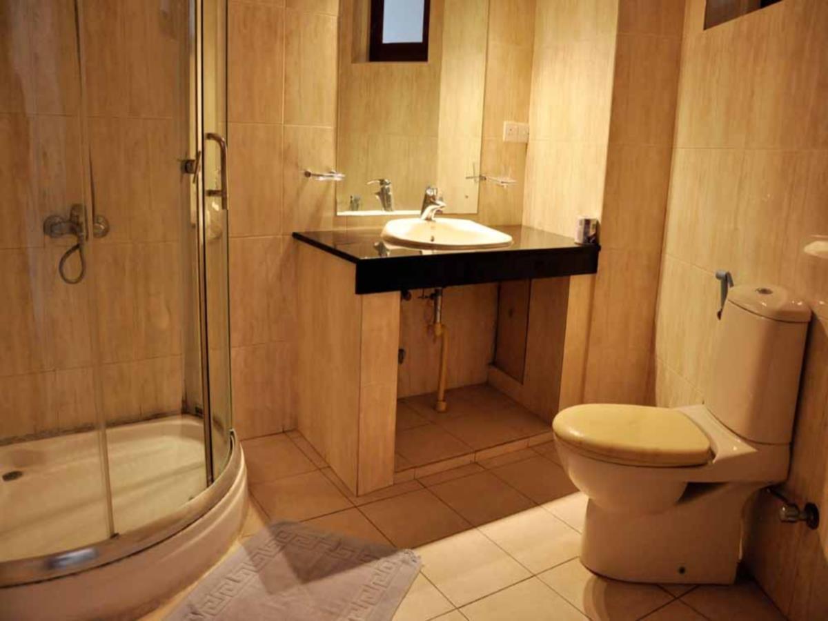 The Reef Beach Hotel Негомбо Экстерьер фото